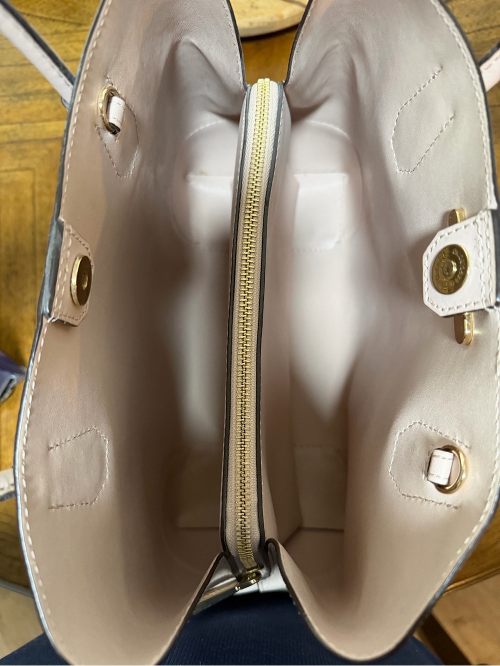 Authentic Michael Kors Mercer Gallery Medium Center Zip Tote in beautiful blush - Picture 8 of 11